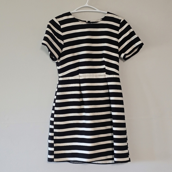 H&M Dresses & Skirts - H&M stripes short sleeves mini dress color black and white